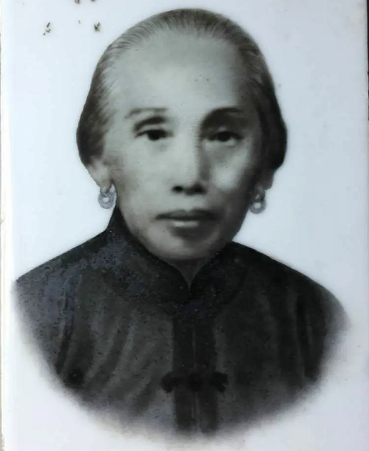 老照片修复翻新老人遗像遗照尺寸有什么要求,有哪些注意事项需要了解?