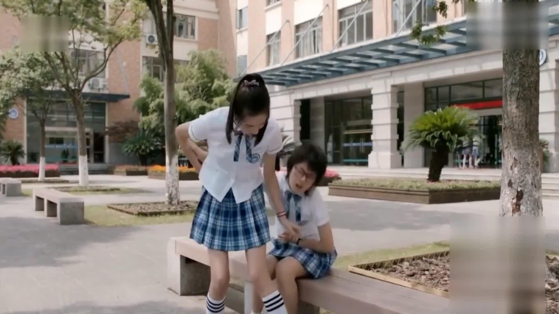 少年派神仙姐妹林妙妙来大姨妈肚子疼小琪背着林妙妙a爆了