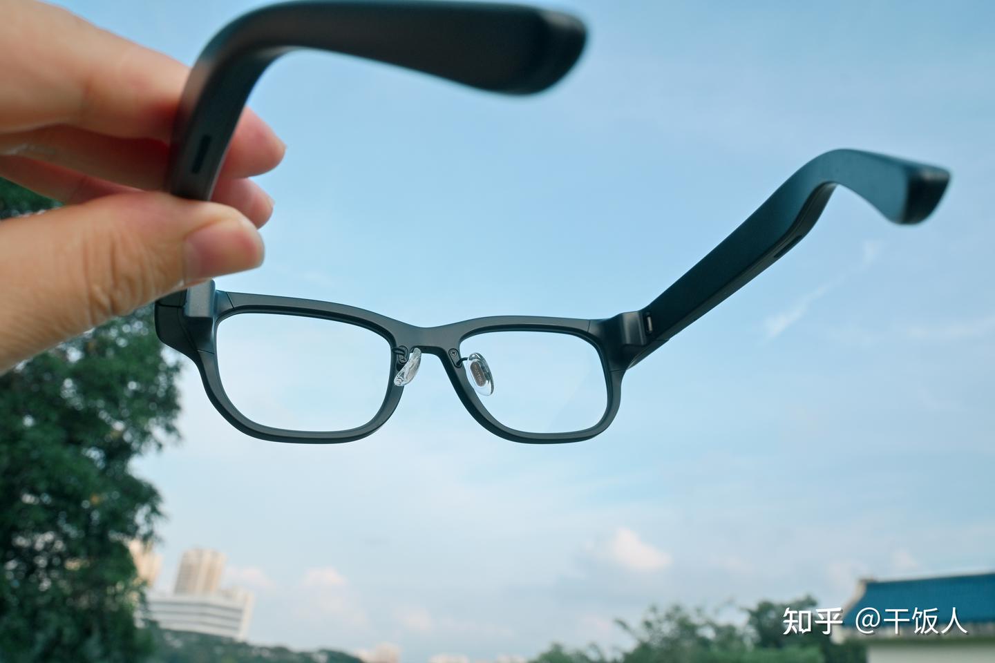 打工人实测讯飞AI眼镜:开会、翻译、写邮件,一人干出一个团队的活