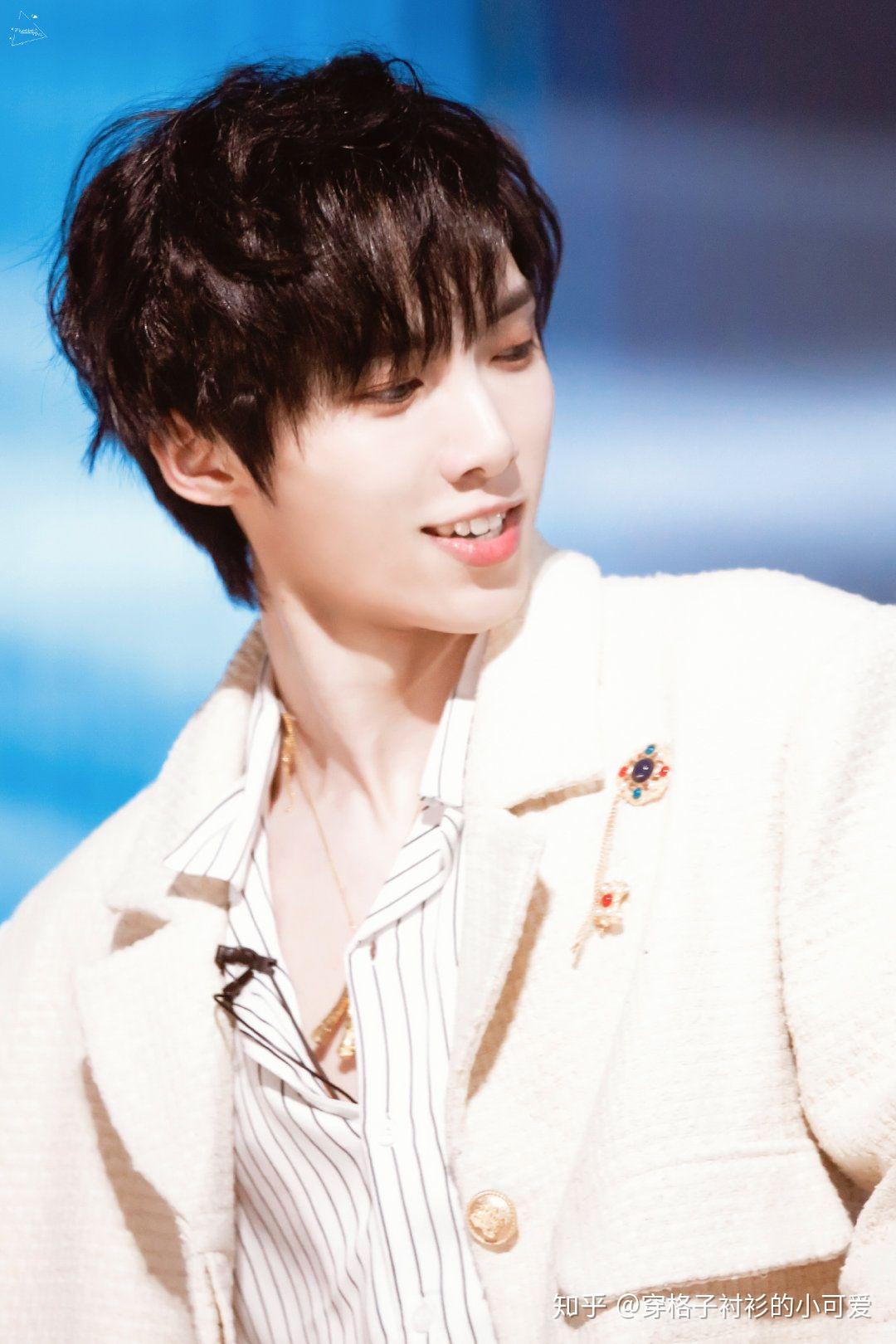 有没有r1se的神仙绝图?球球十二小姐妹们了!