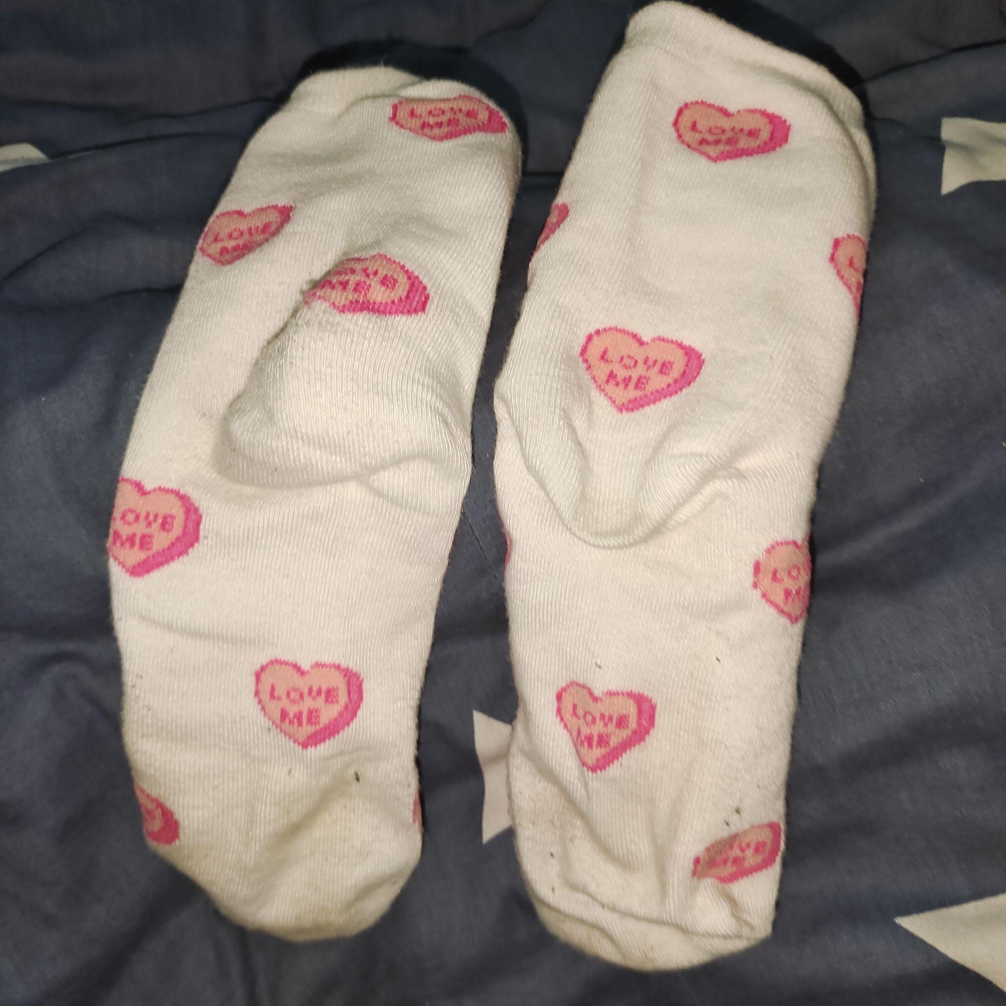 女生夏天的脚是酸酸的吗