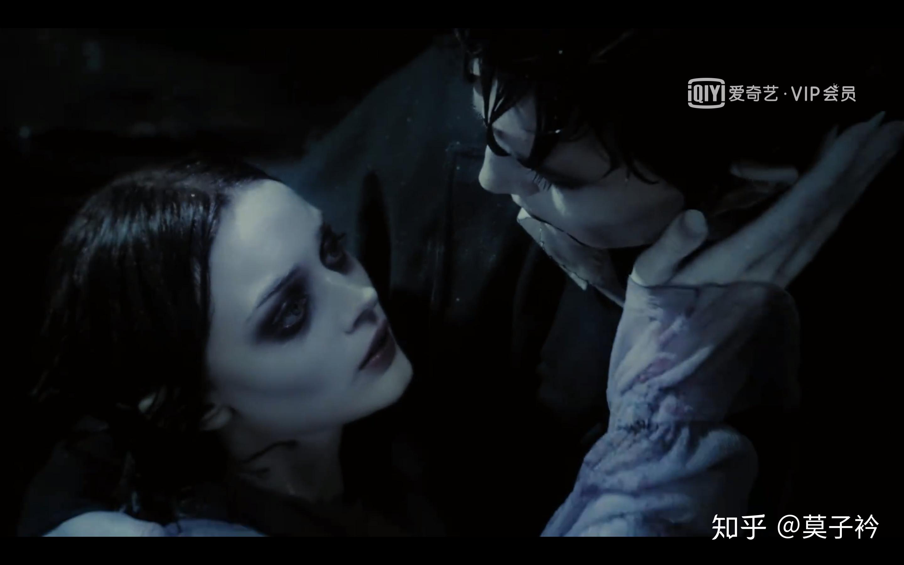 如何评价电影《黑暗阴影》? - 知乎