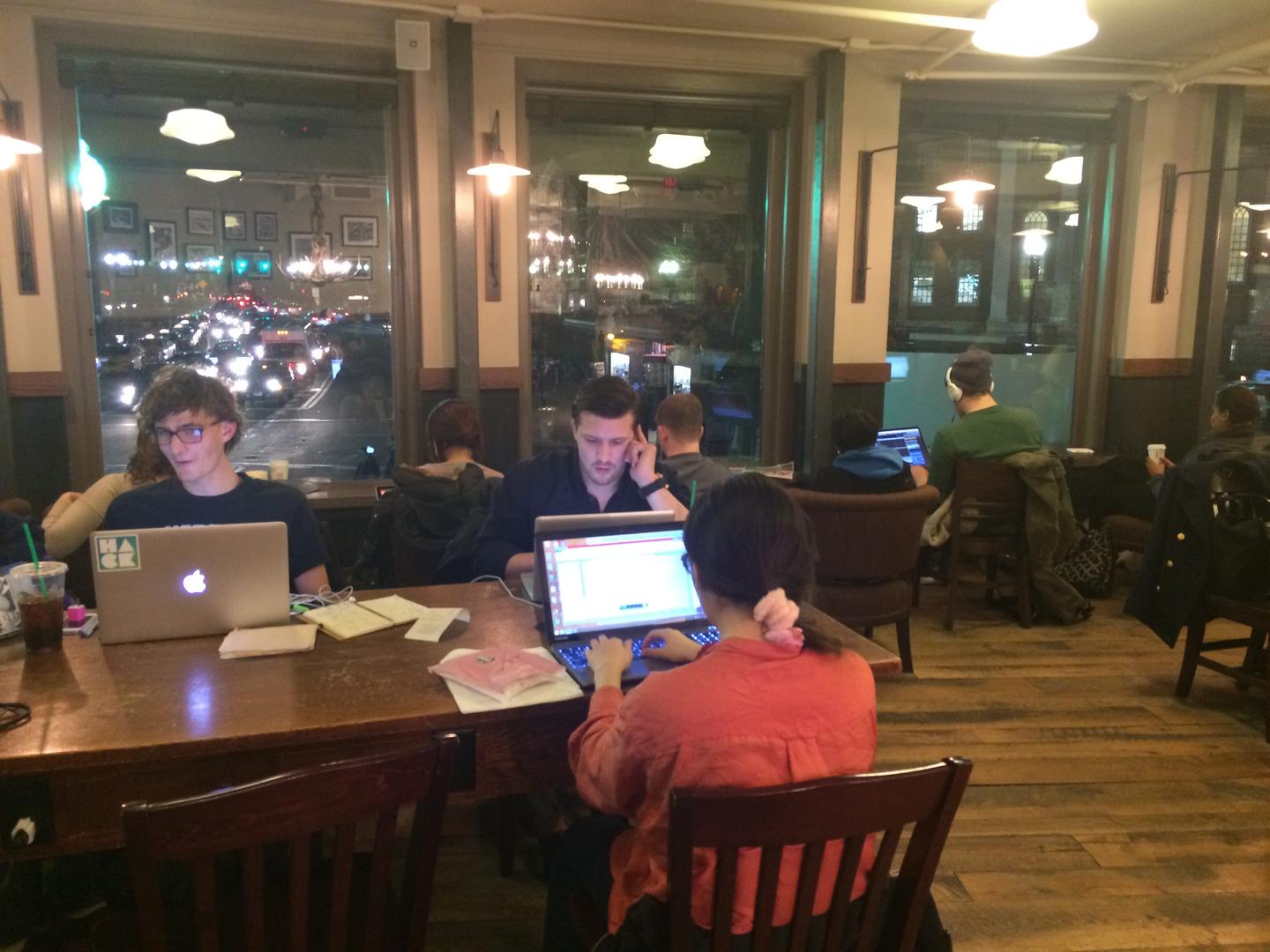 哈佛图书馆的凌晨四点是否真的因为勤奋的哈佛学子灯火通明？ - 知乎