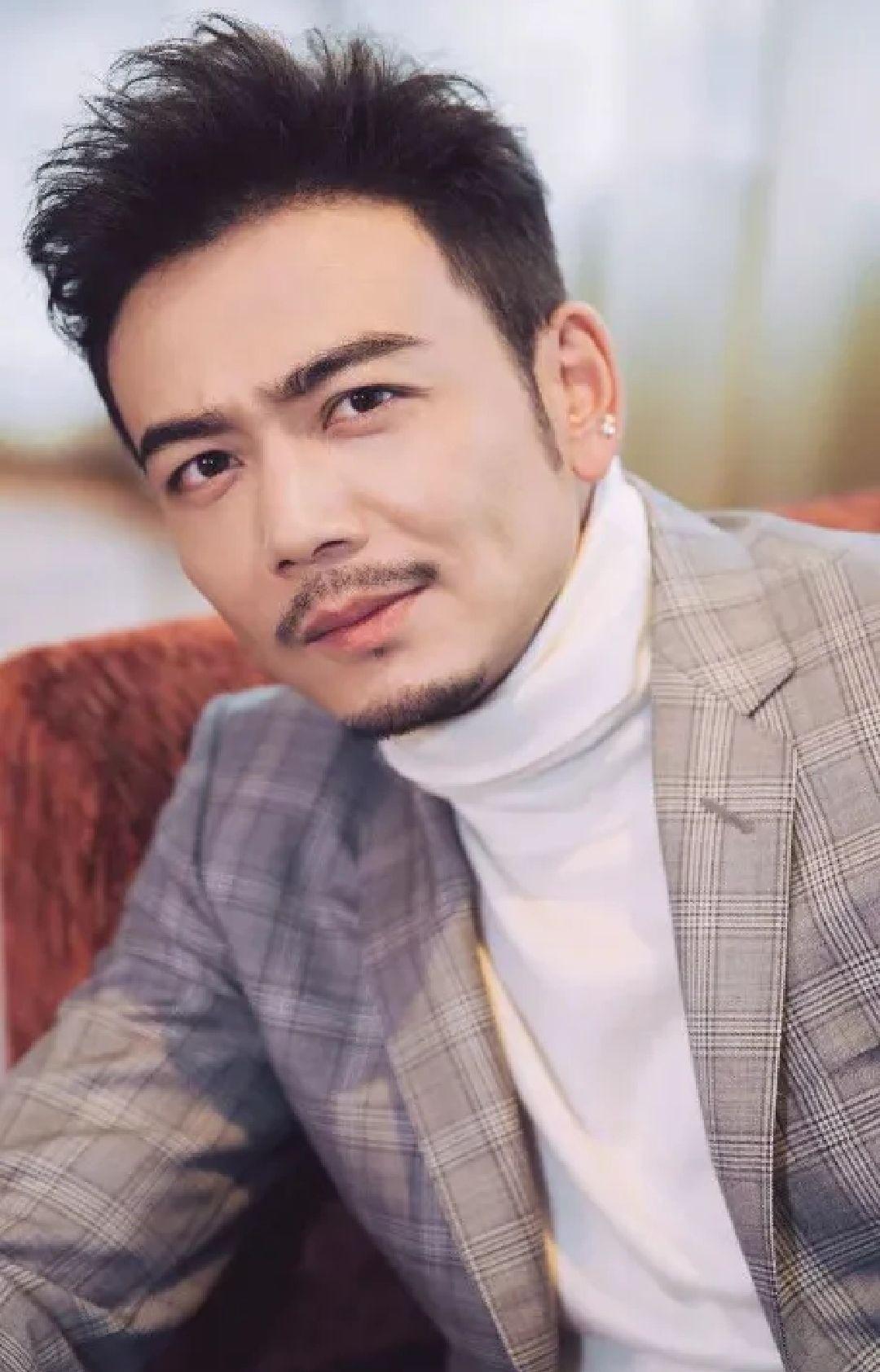 国内哪个男演员适合演三体里的罗辑