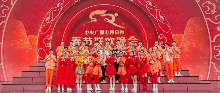 连续16载登上央视春晚舞台!中国邮政艺术团兔年再放异彩 - 知乎