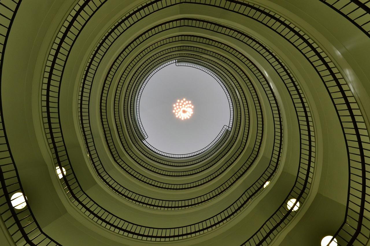 如何测量楼梯的斜度