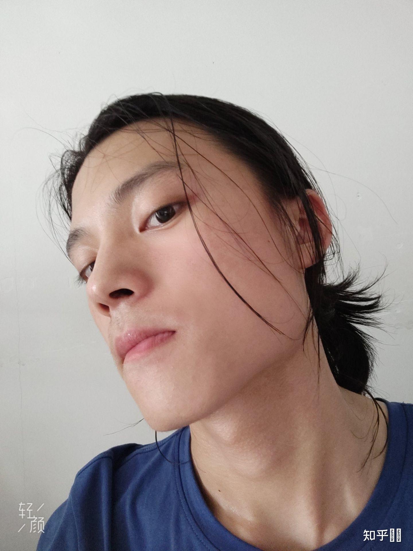 男生留长发的话要多久啊,现在玩头发到眉了,如果要留到披肩要多久鸭?