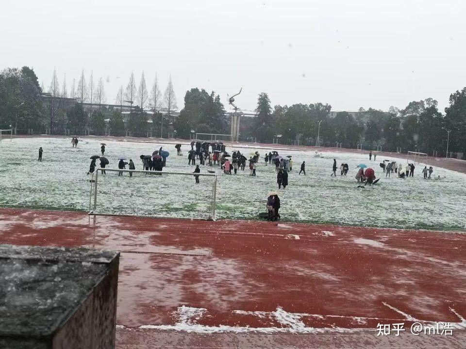 重庆市梁平中学的校园宿舍环境怎么样?