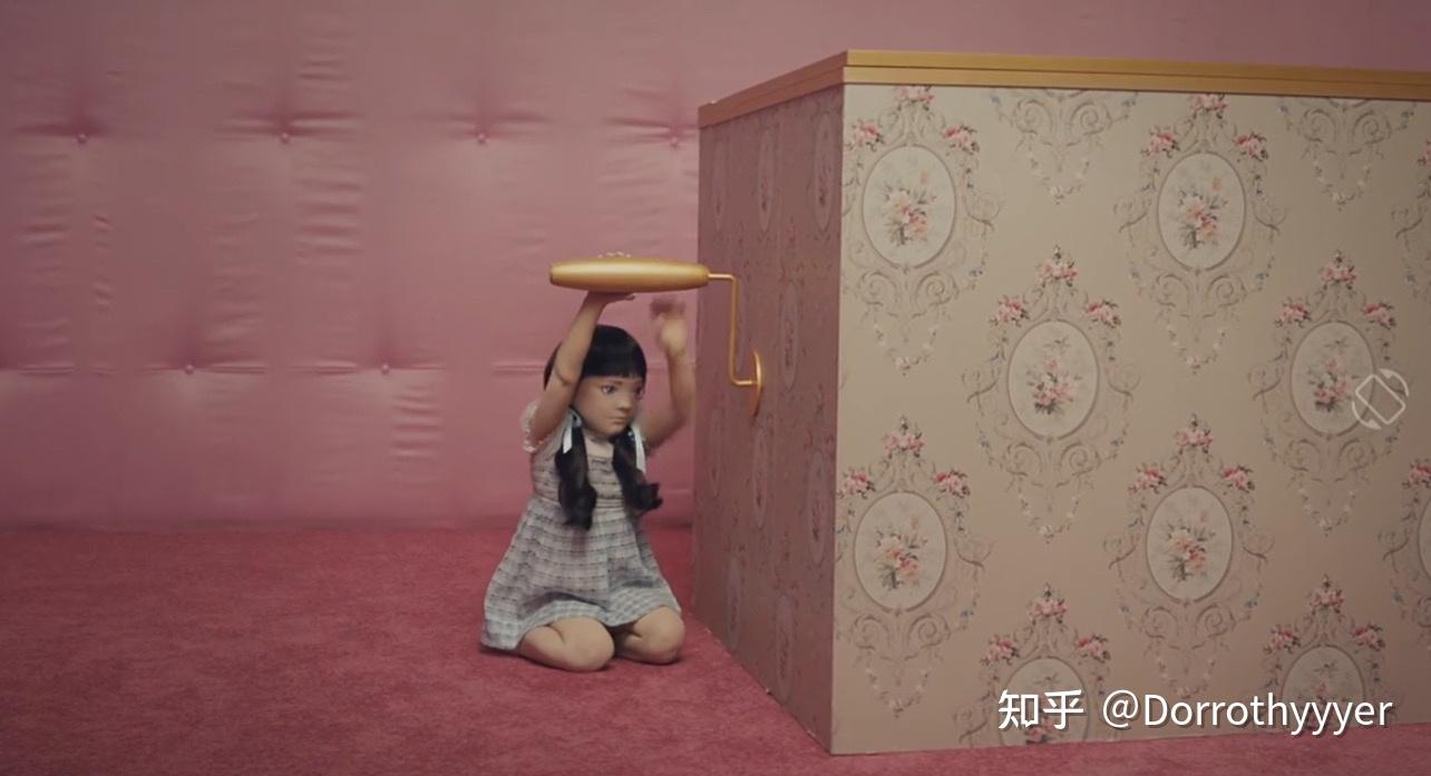 melaniemartinezmadhattermv内容含义是