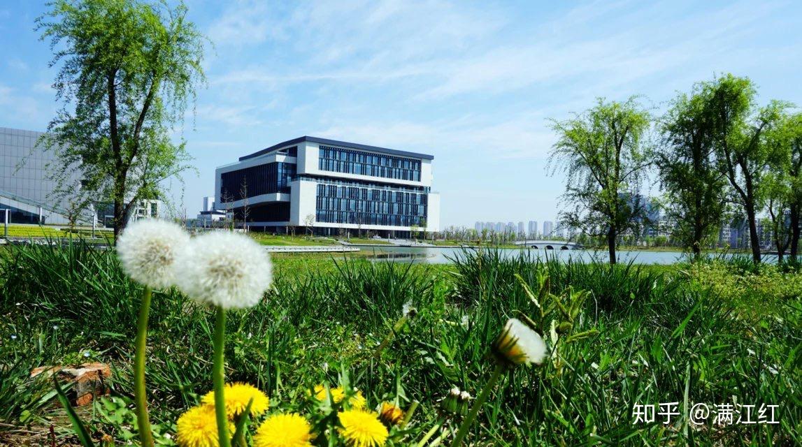 南京理工大学泰州科技学院的图书馆或教室环境如何是否适合上自习