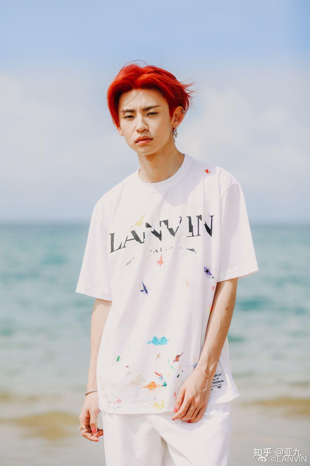 小鬼王琳凯全身照有没有?在线等? - 知乎