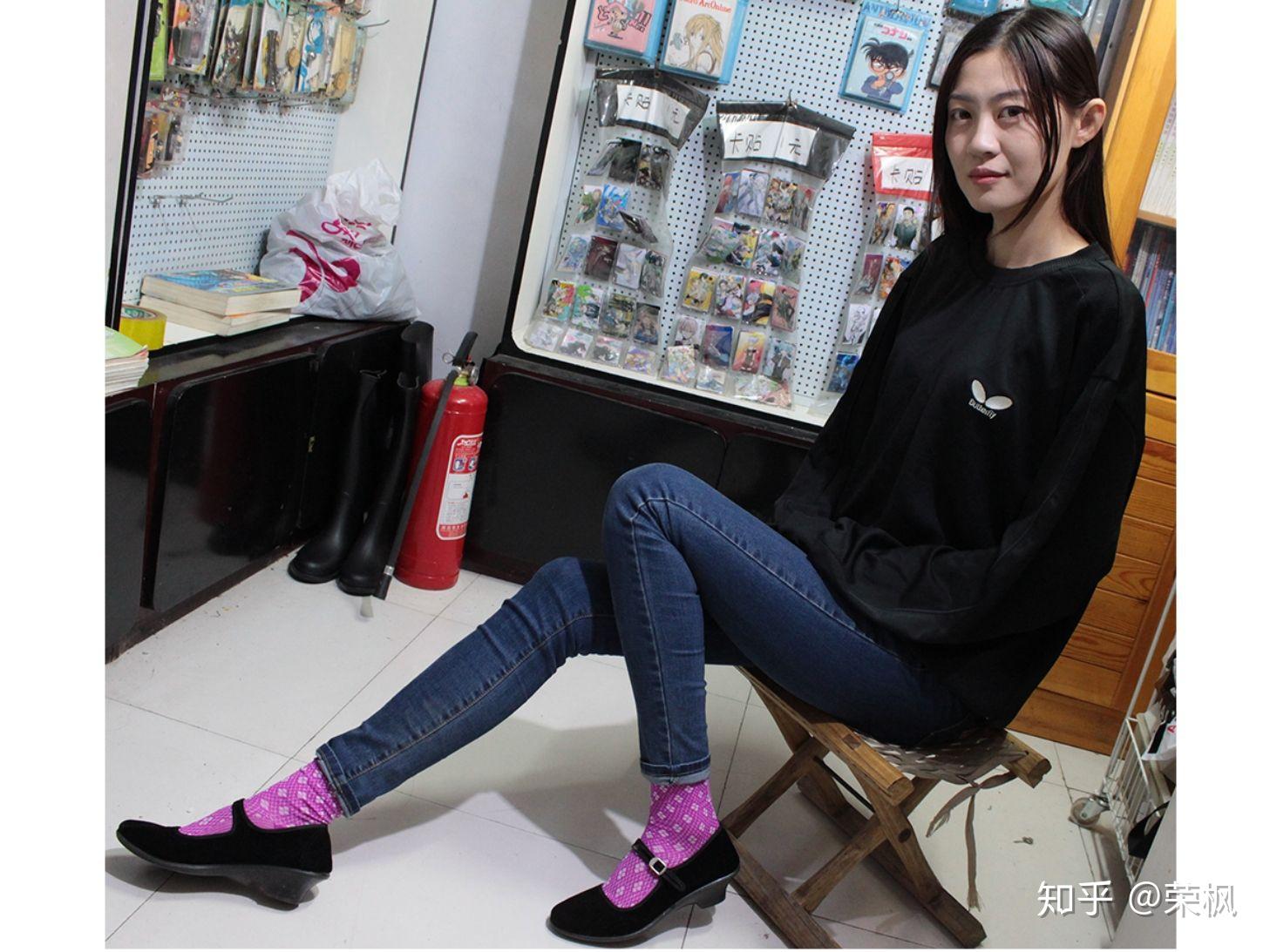 为什么男人爱看女人穿的黑平绒一带高跟布鞋? - 知乎