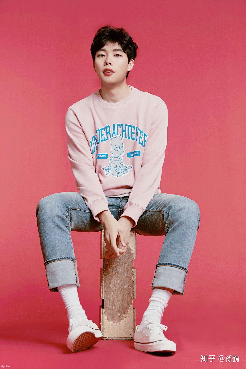 如何评价柳俊烈的长相