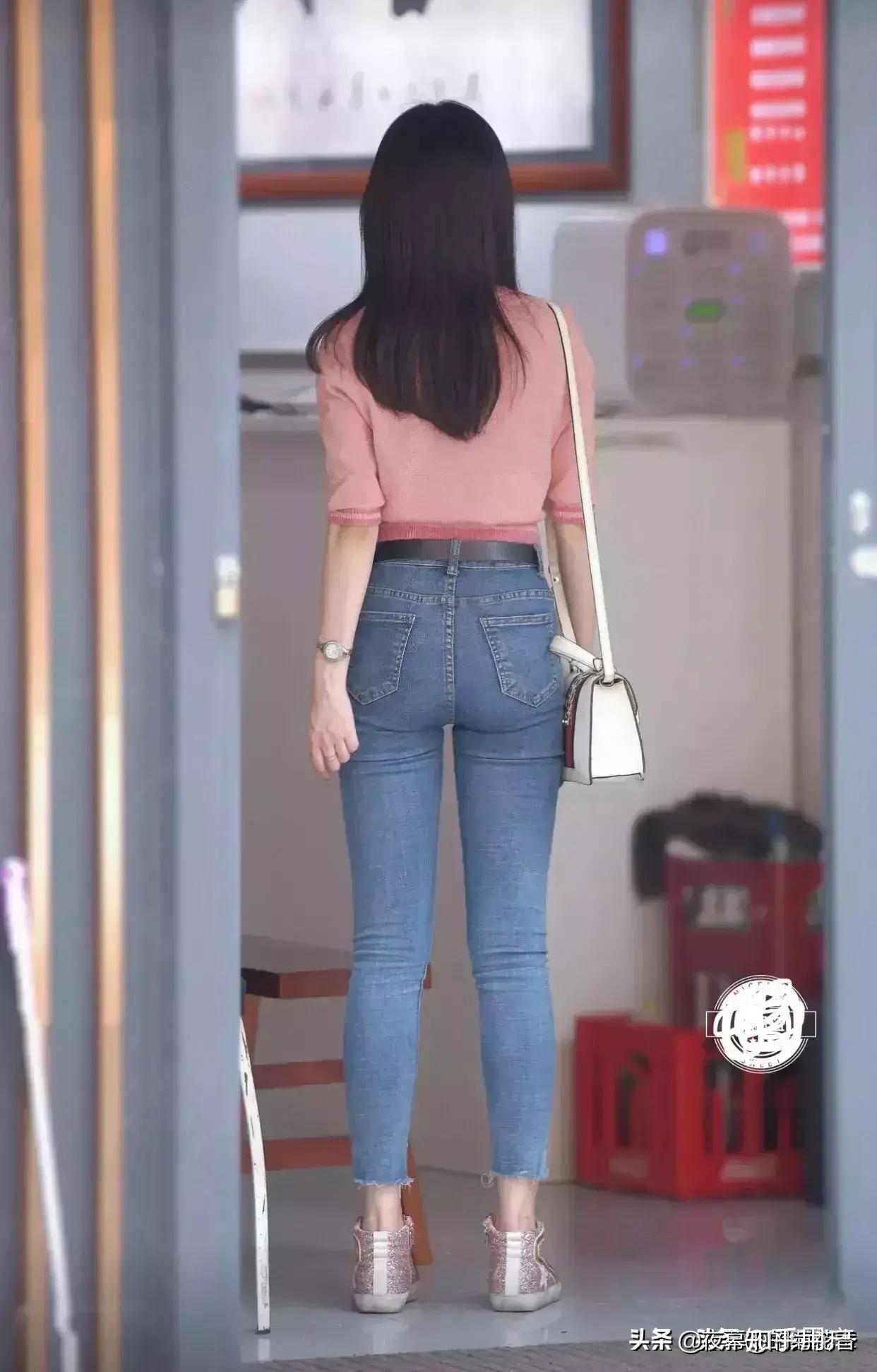 为什么有人街拍总是喜欢拍女孩背影