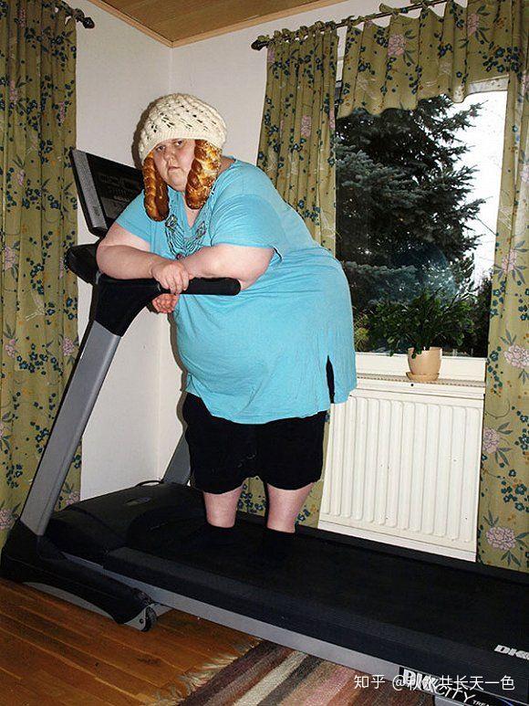 一个女生身高一米五八体重两百多斤是什么概念? - 知乎